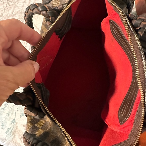 Authentic Louis Vuitton barrel purse. - Picture 4 of 8